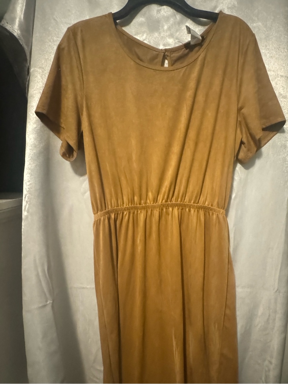 Casual Short-Sleeve Midi Dress in Mustard velvety elastic waist expresso brand